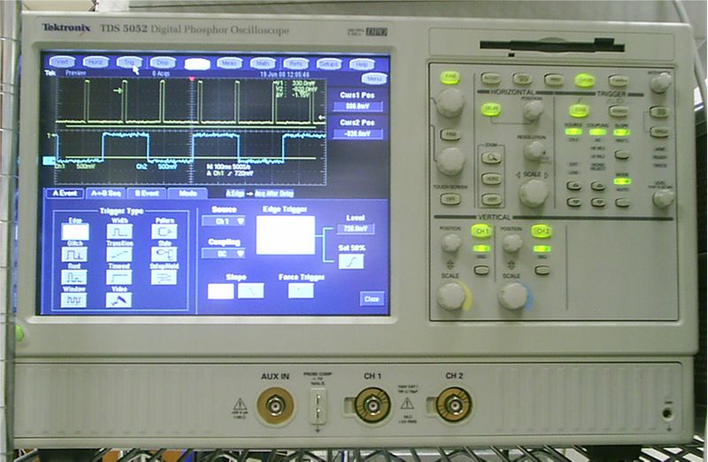 File:TDS5052 Waveform image.jpg