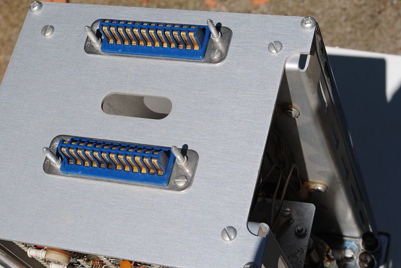 File:5t1a rear connector.jpg