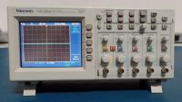TDS2024 200 MHz, 1 GS/s, quad-channel color LCD digital storage oscilloscope (2005-?)