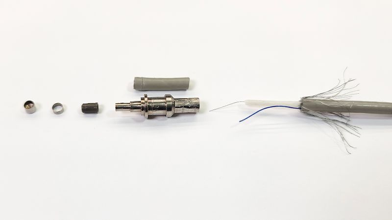 File:Tek P6137 cable connector disassembled.jpg
