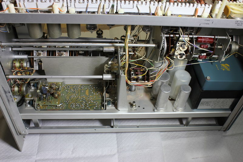 File:RM502A Top, looking onto the lower beam preamp.JPG
