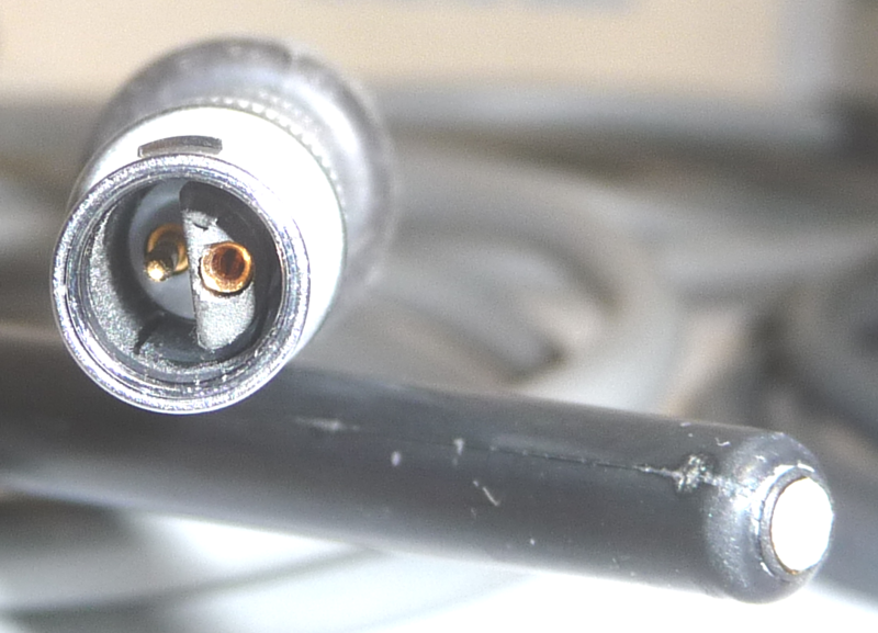 File:Tek p6601 connector and tip.png