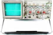 2235 − 100 MHz 2-ch analog scope (1984)